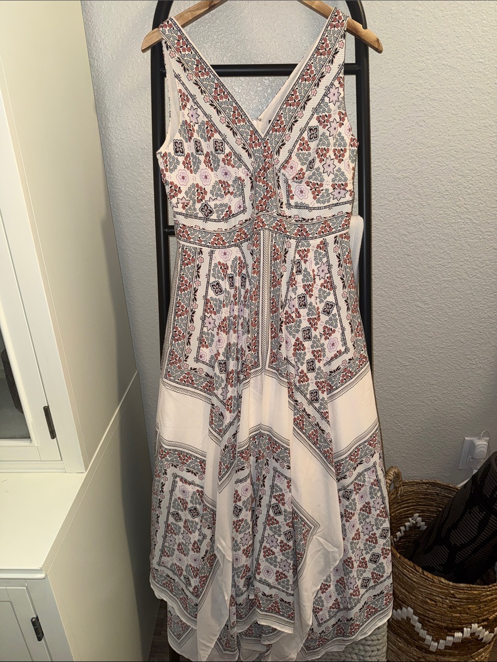 Ann Taylor sleeveless v-neck maxi handkerchief dress